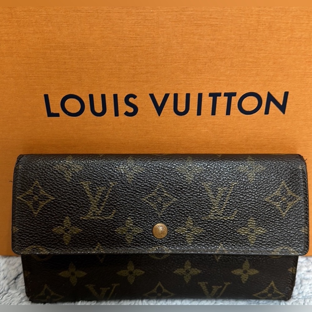 Louis Vuitton International Wallet